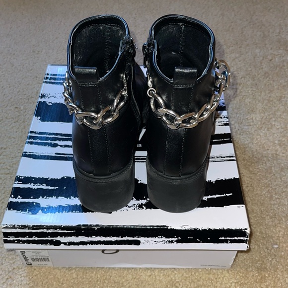 Dolce Vita Nelinda Chelsea Ankle Boot - Picture 6 of 10